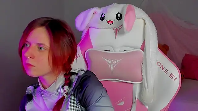 Snapshot of FreyaVey chatting on 02.26.26 FreyaVey online show from 02.26.26