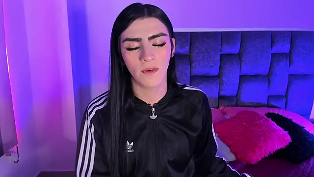 Isabella Moon9 online show from 04.16.26