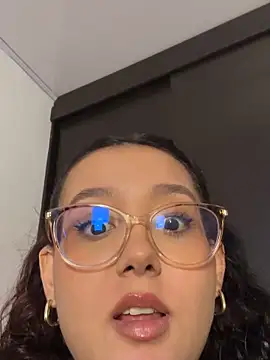 Snapshot of kittysophie_ chatting on 02.01.26 kittysophie online show from 02.01.26