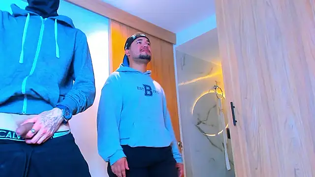 Snapshot of TheBatMansion chatting on 02.15.26 TheBatMansion online show from 02.15.26