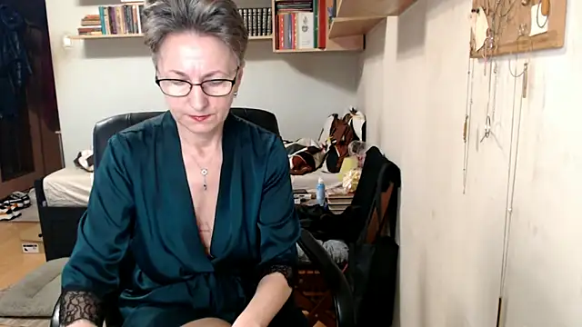 katemodel online show from 10.07.25