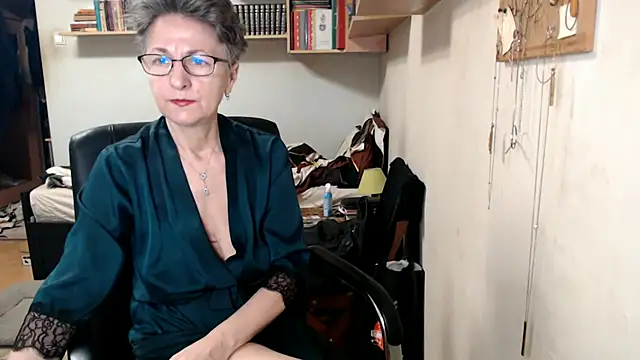 katemodel online show from 10.12.25