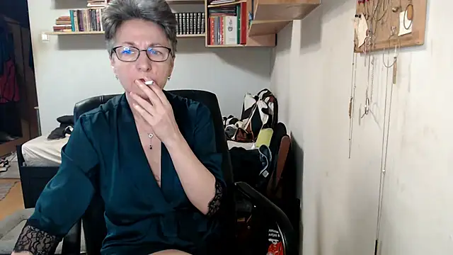 katemodel online show from 10.24.25