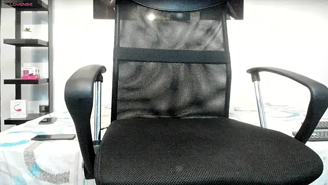 milo cruz  online show from 04.04.26