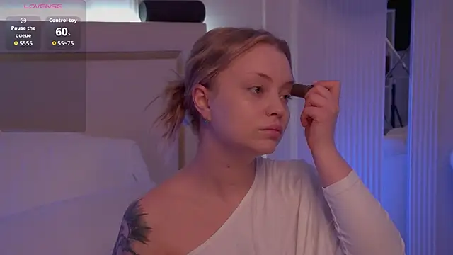 MollyHilton online show from 03.23.26