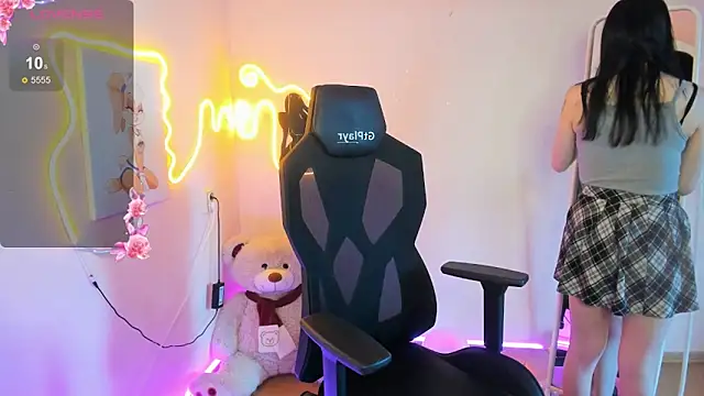 Snapshot of AliceeinWonderlanddd chatting on 02.22.26 AliceeinWonderlanddd online show from 02.22.26