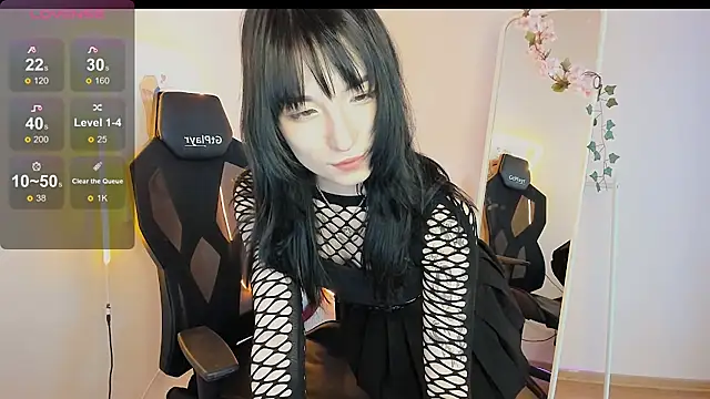 AliceeinWonderlanddd online show from 05.13.26