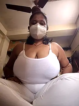 Curvy Trisha online show from 02.06.26