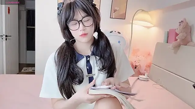 Snapshot of Luminous4173 chatting on 05.05.26 Luminous4173 online show from 05.05.26