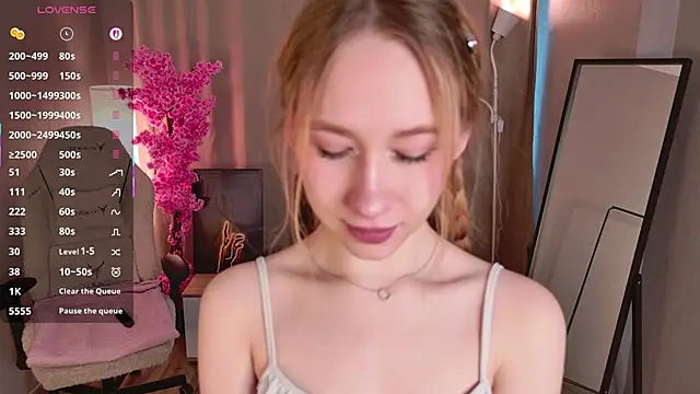 Snapshot of lil_monikaa chatting on 02.09.26 lil monikaa online show from 02.09.26