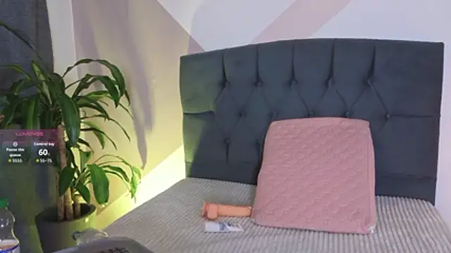 Snapshot of VictoriaKay_2 chatting on 02.18.26 VictoriaKay 2 online show from 02.18.26