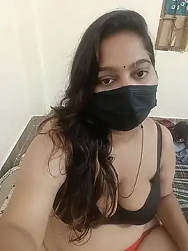 Snapshot of Aliya_Hott chatting on 07.28.26 Aliya Hott online show from 07.28.26