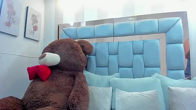 crystalstonee online show from 02.14.26