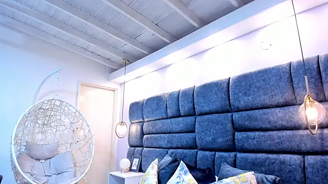 crystalstonee online show from 03.31.26