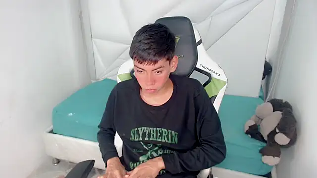 Liarr  online show from 02.24.26