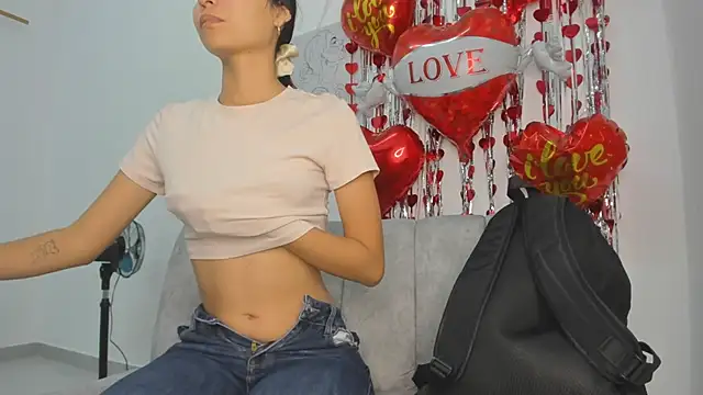 Snapshot of velvetluna_ chatting on 02.20.26 velvetluna online show from 02.20.26