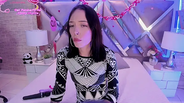 Snapshot of HarperrWest chatting on 02.14.26 HarperrWest online show from 02.14.26