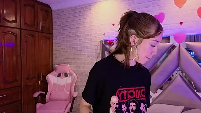 HarperrWest online show from 04.07.26