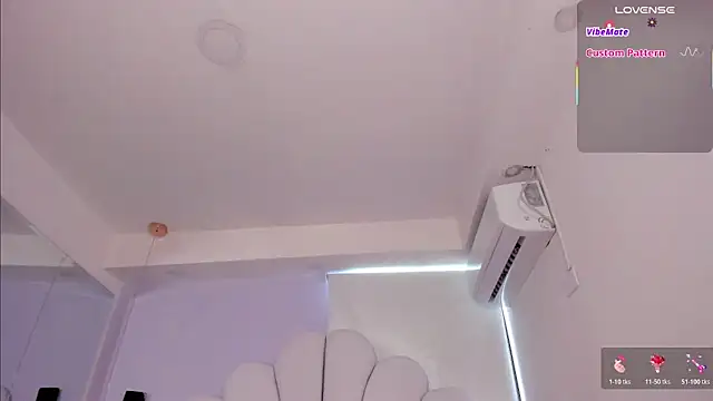 Snapshot of kim_anaira chatting on 02.10.26 kim anaira online show from 02.10.26