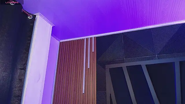 Hanna Becker  online show from 02.19.26