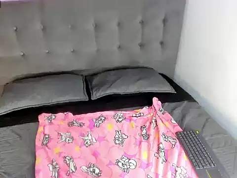 Katty Kiiss  online show from 02.22.26