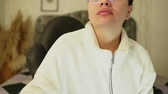 Snapshot of katt_eyes_ chatting on 02.03.26 katt eyes online show from 02.03.26