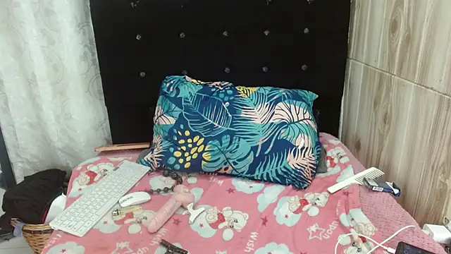 Snapshot of Camil4_milf_1 chatting on 02.03.26 Camil4 milf 1 online show from 02.03.26