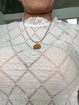 Snapshot of YANINA120 chatting on 02.17.26 YANINA120 online show from 02.17.26