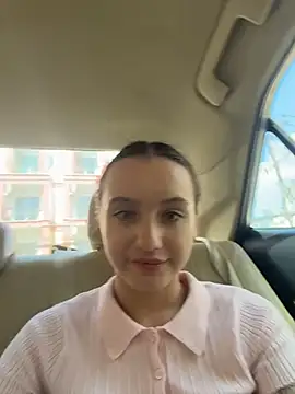 MiaTee online show from 04.11.26