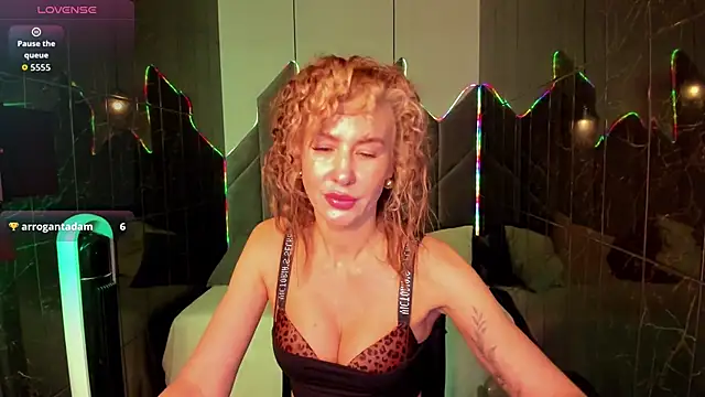 Snapshot of Madam__Isabella chatting on 02.12.26 Madam Isabella online show from 02.12.26