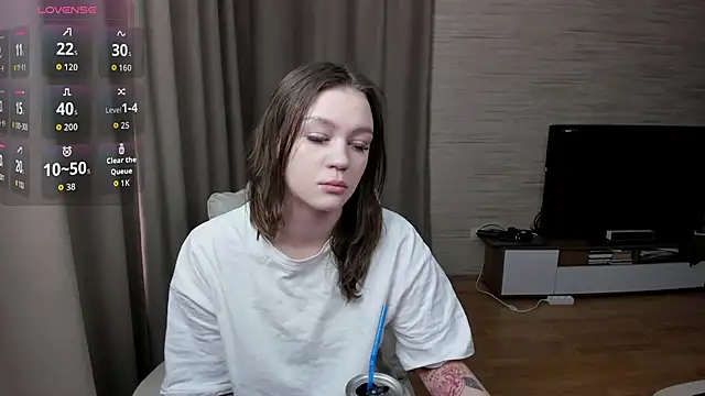 Snapshot of CarmenHill chatting on 02.15.26 CarmenHill online show from 02.15.26