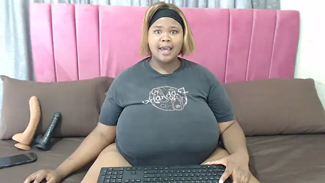 BustyBmw online show from 03.18.26