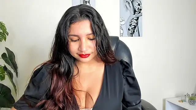 Snapshot of Victoria_Rosee chatting on 02.02.26 Victoria Rosee online show from 02.02.26