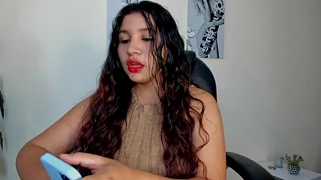 Snapshot of Victoria_Rosee chatting on 02.11.26 Victoria Rosee online show from 02.11.26