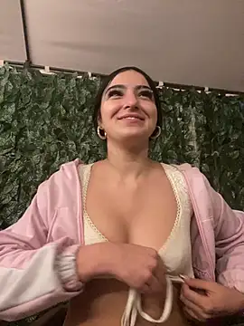 Snapshot of Valery_pink18 chatting on 02.22.26 Valery pink18 online show from 02.22.26