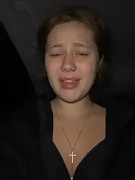 Snapshot of AsynaYuuki chatting on 02.25.26 AsynaYuuki online show from 02.25.26