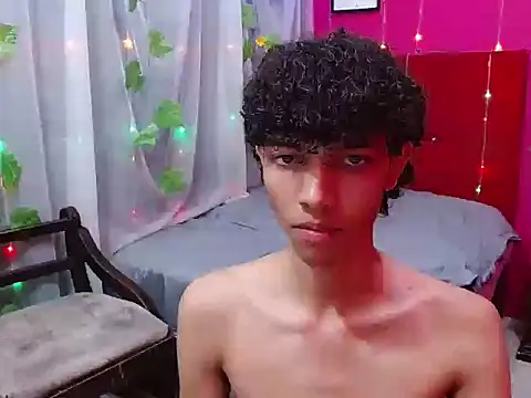 Snapshot of bigcock_twinks chatting on 02.21.26 bigcock twinks online show from 02.21.26