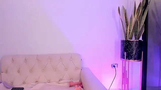 Snapshot of liorah_wolf chatting on 02.25.26 liorah wolf online show from 02.25.26