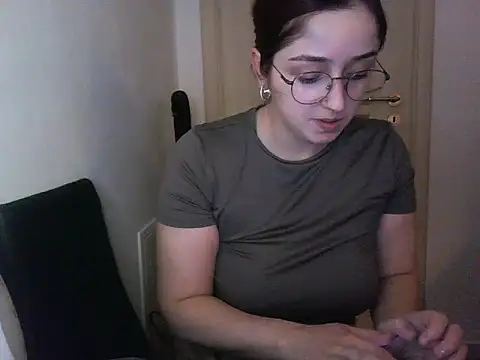 Snapshot of Scarlett-Quinn- chatting on 02.07.26 Scarlett-Quinn- online show from 02.07.26