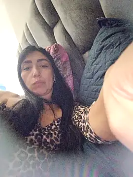 Mia Davis   online show from 03.01.26