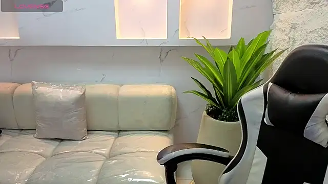 Snapshot of aurora_tp chatting on 02.24.26 aurora tp online show from 02.24.26