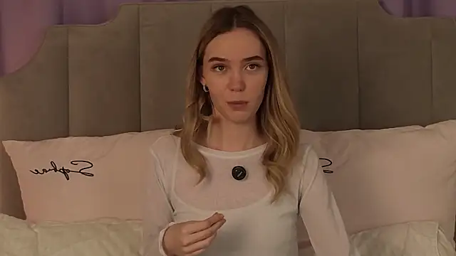 NikkiRyx online show from 04.15.26