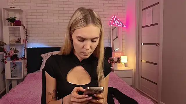 NikkiRyx online show from 07.18.26