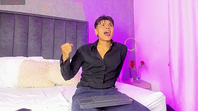 Alejandroo Montenegro online show from 07.10.26