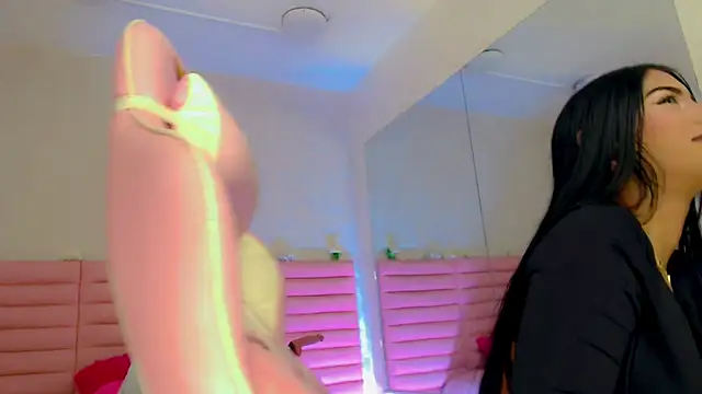 Snapshot of estefany_squirt1 chatting on 02.27.26 estefany squirt1 online show from 02.27.26