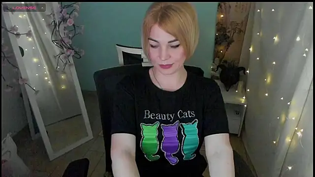 CuttieEmma online show from 05.07.26