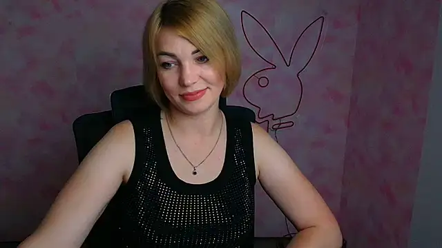 Snapshot of CuttieEmma chatting on 07.06.26 CuttieEmma online show from 07.06.26