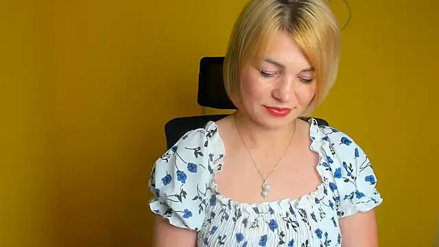 Snapshot of CuttieEmma chatting on 07.17.26 CuttieEmma online show from 07.17.26