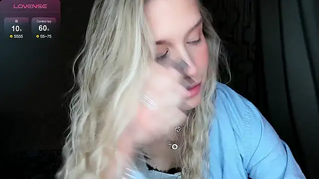 Snapshot of Elysia_kiss chatting on 02.04.26 Elysia kiss online show from 02.04.26