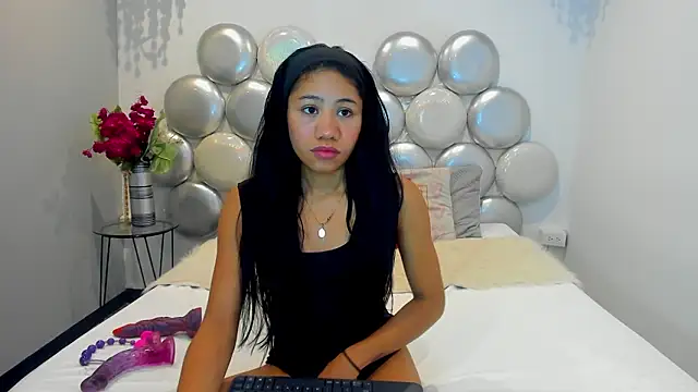 Lara pons online show from 03.17.26